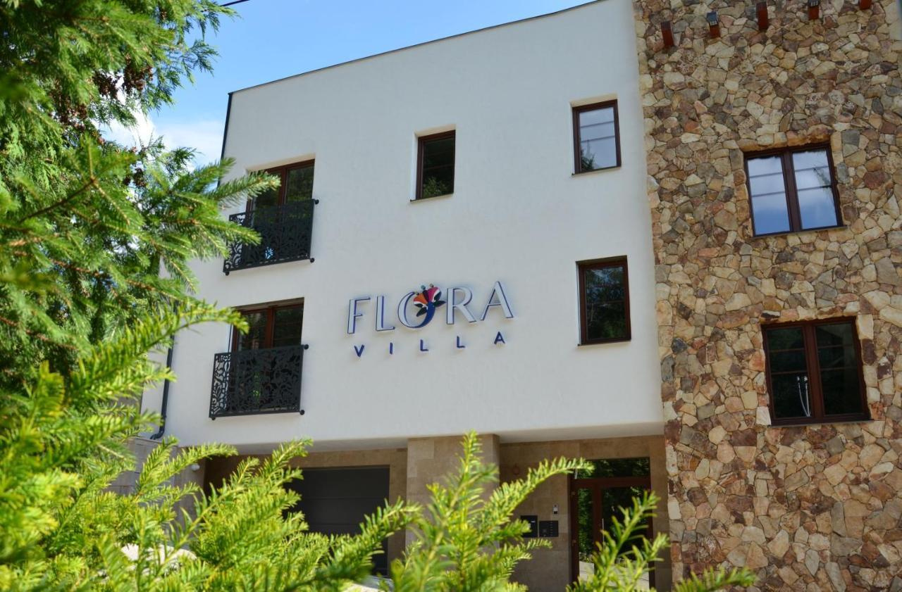 Floravilla 劳耶克特普利采 外观 照片